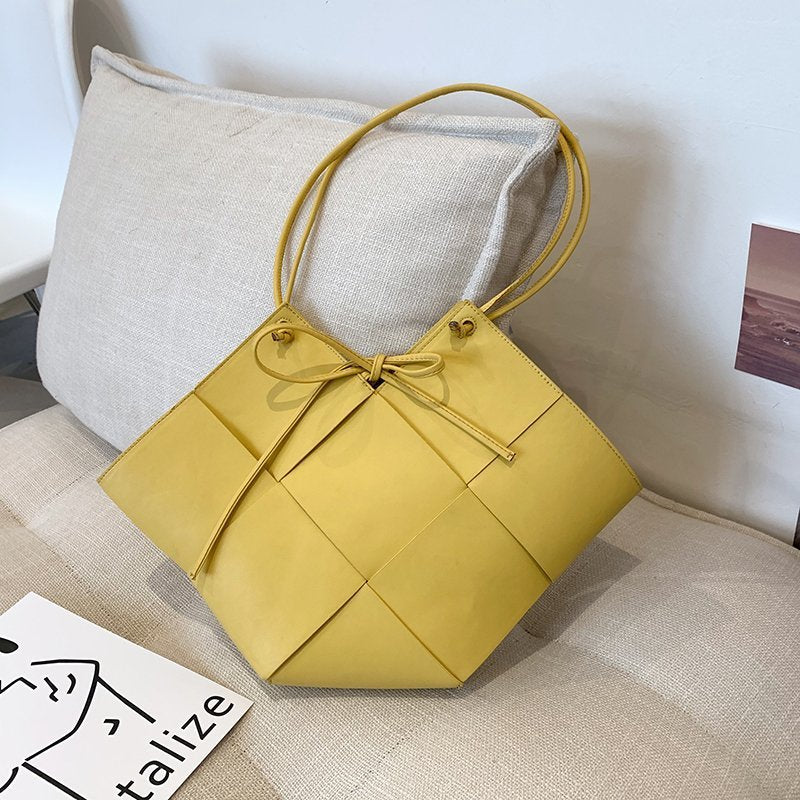 Trendy Luxury Design Genuine Woven Soft Leather Large Capacity Shipping Purse Lady Handbag Women Shoulder Bag