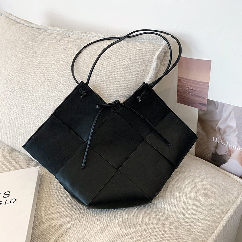 Trendy Luxury Design Genuine Woven Soft Leather Large Capacity Shipping Purse Lady Handbag Women Shoulder Bag