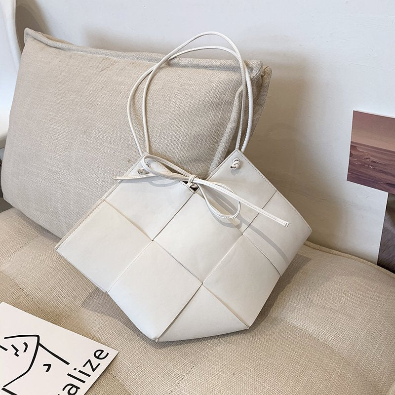 Trendy Luxury Design Genuine Woven Soft Leather Large Capacity Shipping Purse Lady Handbag Women Shoulder Bag