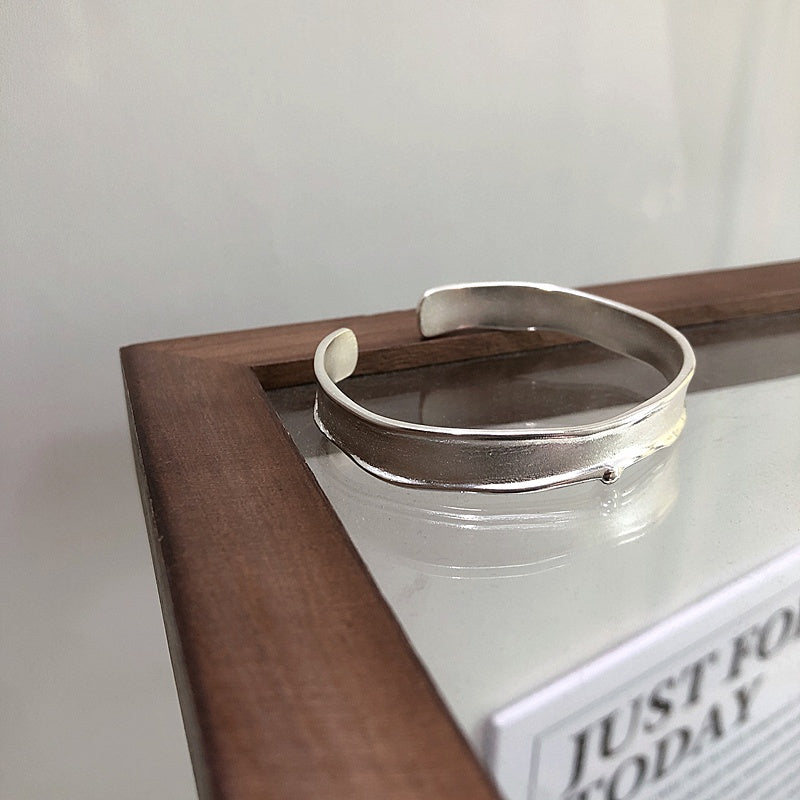 Temperament Brushed Plain Light Luxury Bracelet