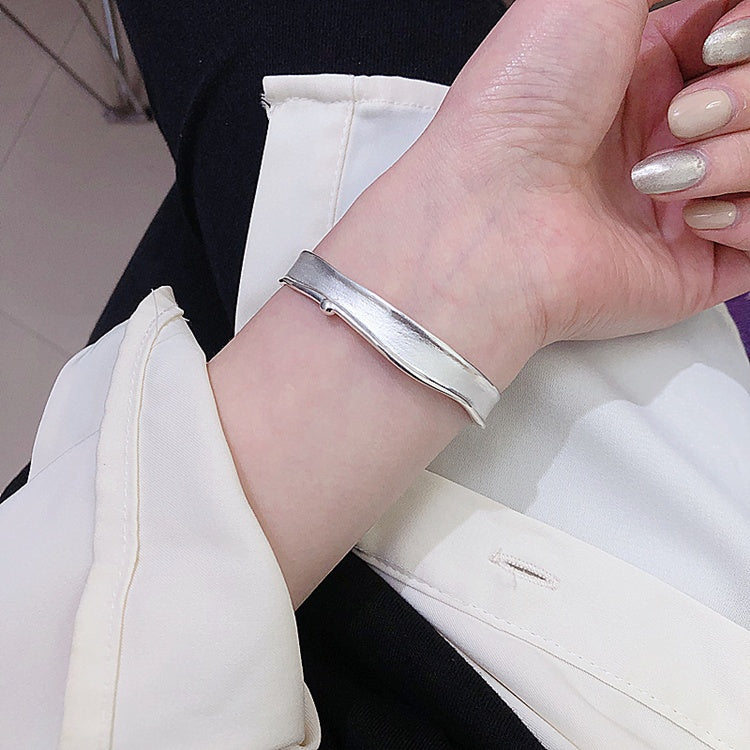 Temperament Brushed Plain Light Luxury Bracelet